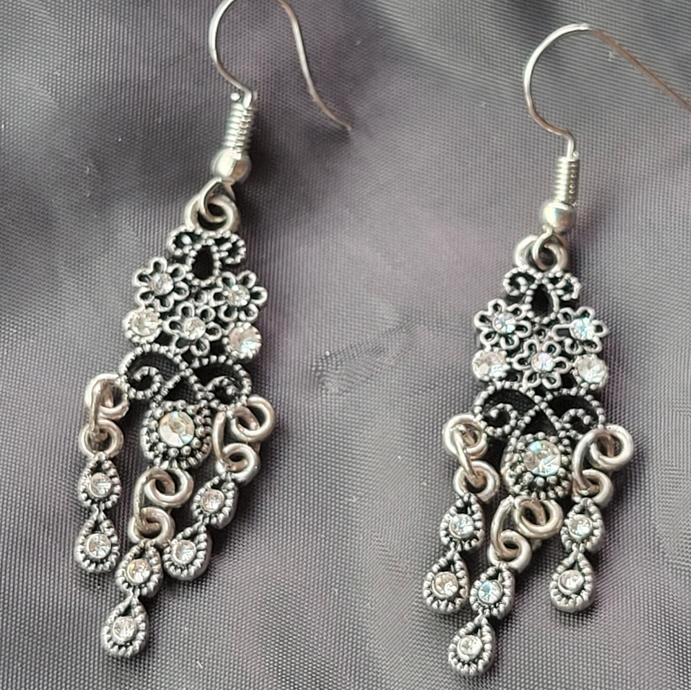 Elegant Silver Floral Dangle Earrings